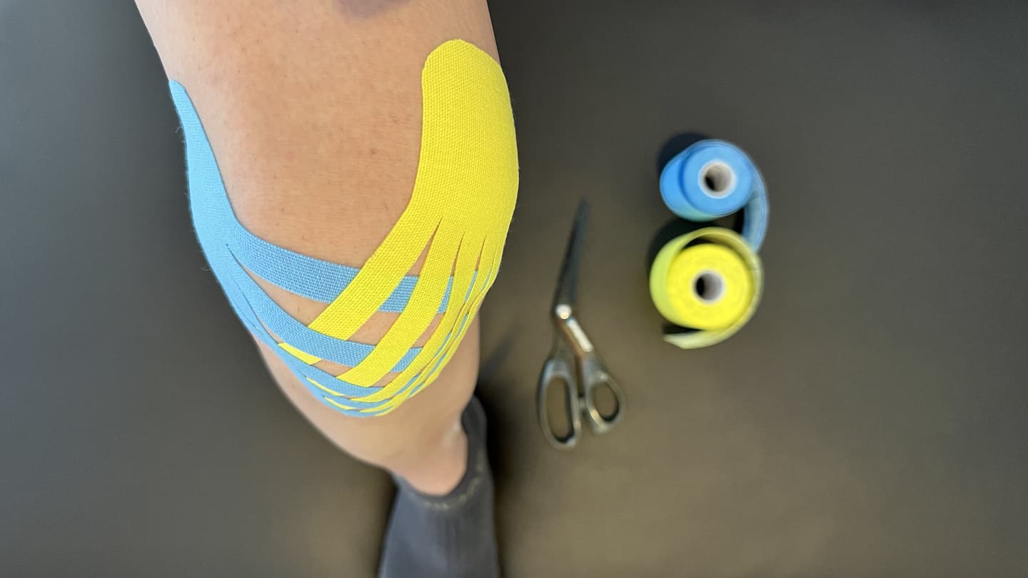 カラフルなキネシオテーピング