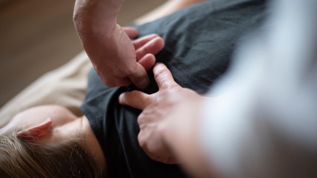 胸椎調整するイメージ画像